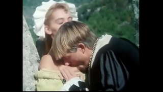 Ystyfnig enaid o Hamlet&amp;#039;r tad yn annog Tywysog Denmarke i dethrone y usurper a kinslayer