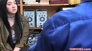 ���ामौत्तेजित होणे आणि सुंदर चेहरा तरुण पोर्नस्टार म्हणतात Amillia ओनिक्स मिळत शिक्षा द्वारे fucked सुरक्षा माणूस मोठा लंड