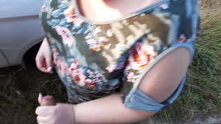 Public sprooch liesen russesch BBW saugt Schwanz an gefickt am fräien