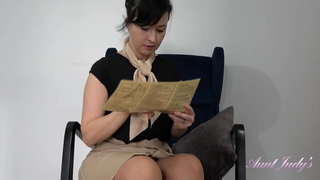 Кугу Милфа стюардессе Сиська Ванилианна - Юбкым, Трусик да Чулкам