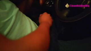 Uber haydovchisi shahar uchun ko'kraklarini ko'rsatib, meni olib ketdi