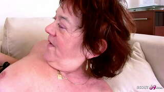 CLISEADH CU D ' AOIS REDHEAD AIBÍ GHABHÁIL MASTURBATE AGUS A MHEALLADH GHNÉAS ÓGA GUY