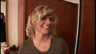 JuliaReaves-XFree - Haussauen Raporto - sceno 4