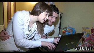 Len pozerať sa na tento očarujúce gir