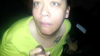 Sexiredbone поражает меня своим изгибом, пока я надеваю свои