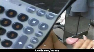 Ŝi fikos alia viro por mono 23