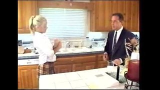 ���ិញ្ចឹ Moore-មើលថែក្មេងប៍នត