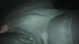 Мая жонка ў машыне мужчына чакае нумар у гатэлі motel