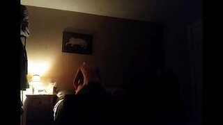 ���่อนกล้องพ่อหนุ่ Smashes มือสมัครเล่นแน่นจิ๋ม