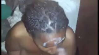 Aku ag fáil ceann ó chomharsana