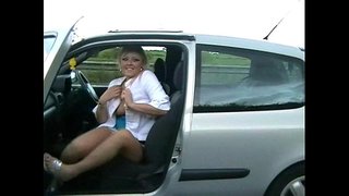 Грудастая әуесқой Джорди жыпылықтайды қоғамдық