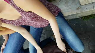 ���রিচারিকা, মেয়েদের হস্তমৈথুন, স্ট্রিট জন