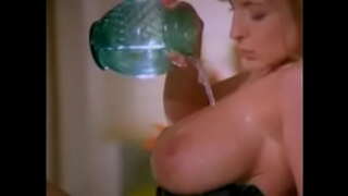 Данни Эш - яраҡ түбәнге Стриптиз