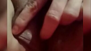 ���ააჭირეთ play