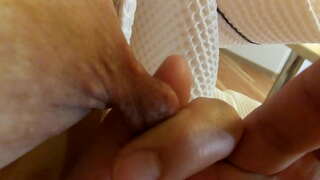 Kusut penthil Milf bengkong lan ditarik lan digawe dowo kaya karet Hentai penthil