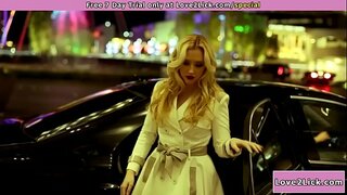 ���มบลอนด์มาถึงที่ลูกค้าของเธอเป็นผู้นำนักธุรกิจหญิงเธอบอกให้ undress และจะผูกสายจูงเวลาต้องเลียงจิ๋มหลังจากนั้น shes เเล้วของเธอและเห็นของเธอ facesitting ของเธอจนกระทั่งเธอ cums อยู่ในปากเธอShes fingered และขอให้น้ำเชื้อ