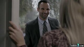 Katta boobed etuk xotini erlarining hamkasbiga iltijo qiladi