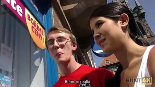 HUNT4K. Ar cuckold nerd ir laimīgs, lai saņemtu samaksu par maksts, viņa draudzene