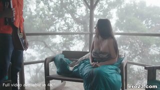 Брюнетку Туристку трахнули eyvanlı