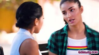 Ember lan Emily rencana kanggo mbalikke nulis