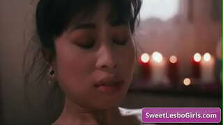 Asistir peituda asiáticos lesbos quedando seducido polo seu cliente despois de masaxe sensual